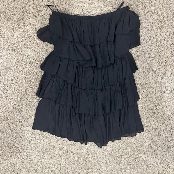 Staples black Ruffel romper - Picture 2 of 3